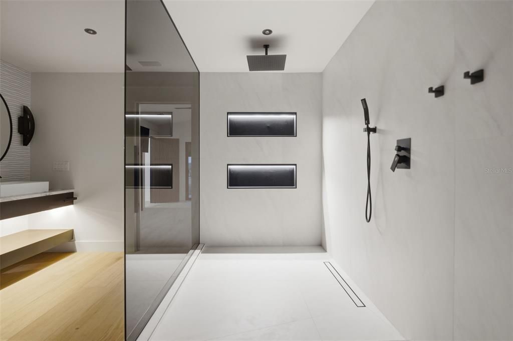 For Sale: $2,499,000 (3 beds, 4 baths, 2180 Square Feet)