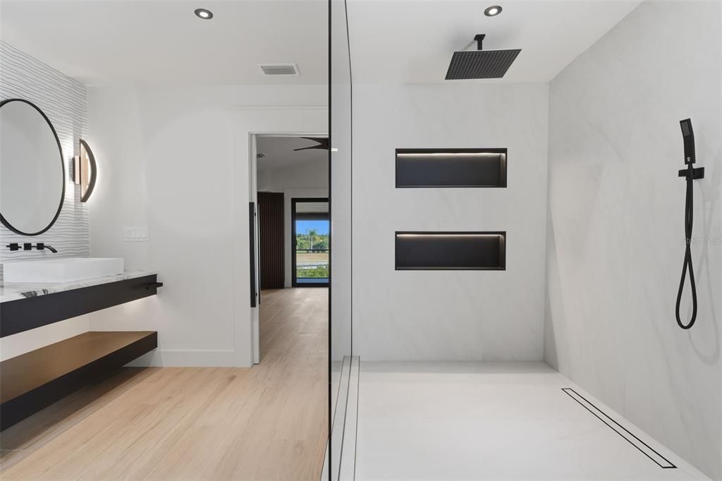 For Sale: $2,499,000 (3 beds, 4 baths, 2180 Square Feet)