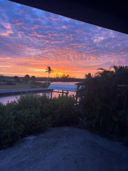 For Sale: $2,499,000 (3 beds, 4 baths, 2180 Square Feet)