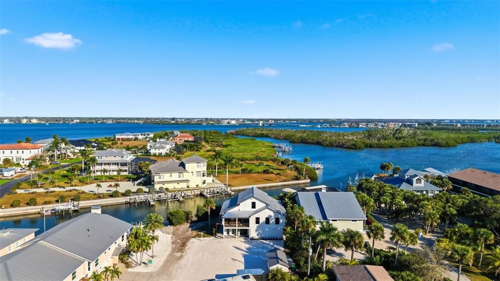 For Sale: $2,499,000 (3 beds, 4 baths, 2180 Square Feet)