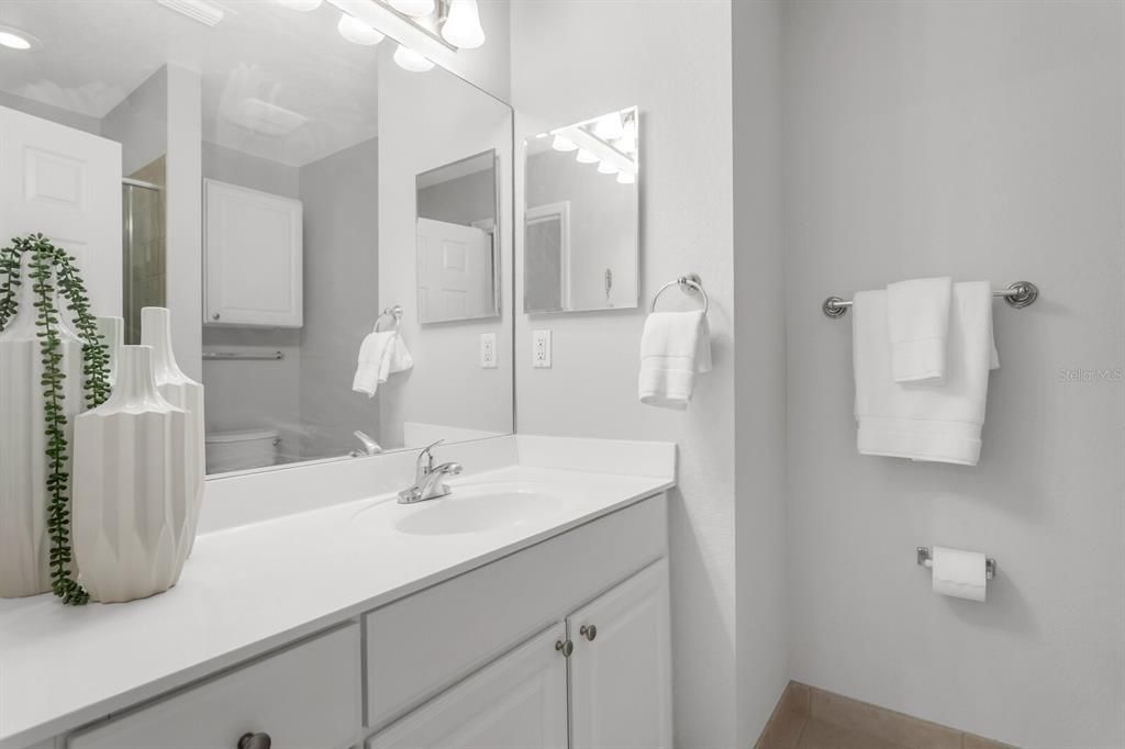 For Sale: $425,000 (2 beds, 2 baths, 1234 Square Feet)