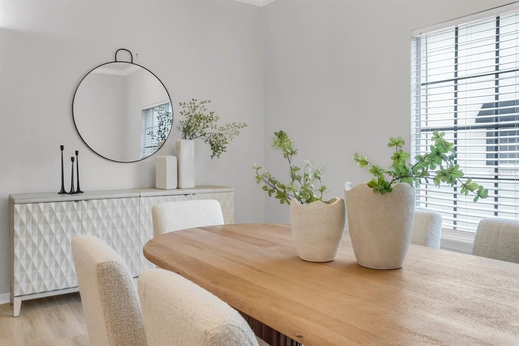 For Sale: $425,000 (2 beds, 2 baths, 1234 Square Feet)