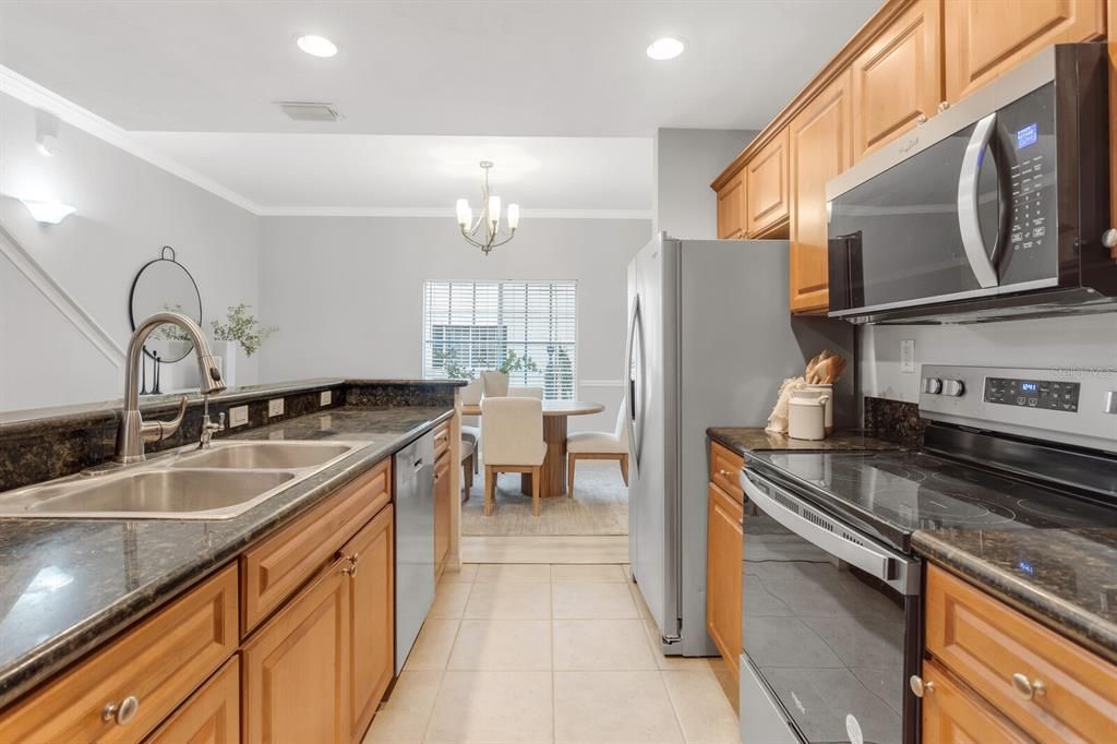 For Sale: $425,000 (2 beds, 2 baths, 1234 Square Feet)