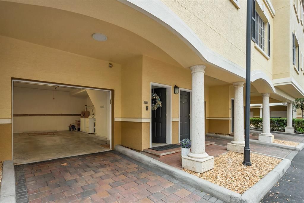 For Sale: $425,000 (2 beds, 2 baths, 1234 Square Feet)