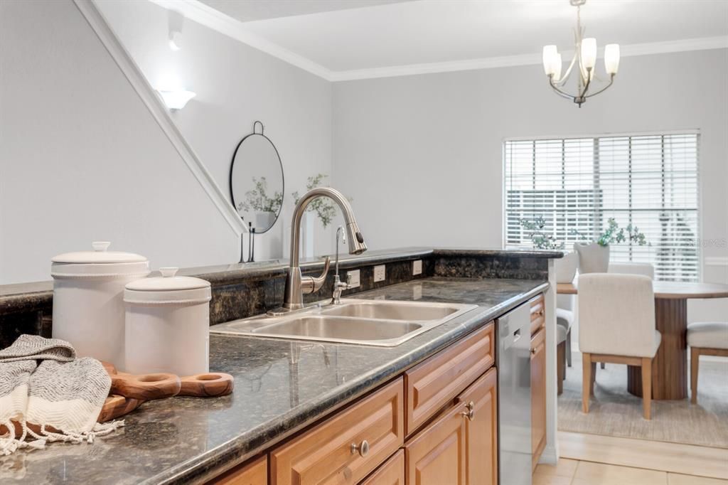 For Sale: $425,000 (2 beds, 2 baths, 1234 Square Feet)