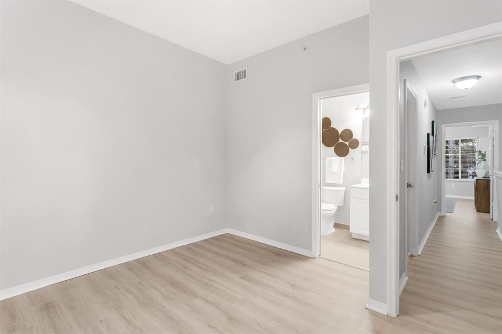 For Sale: $425,000 (2 beds, 2 baths, 1234 Square Feet)