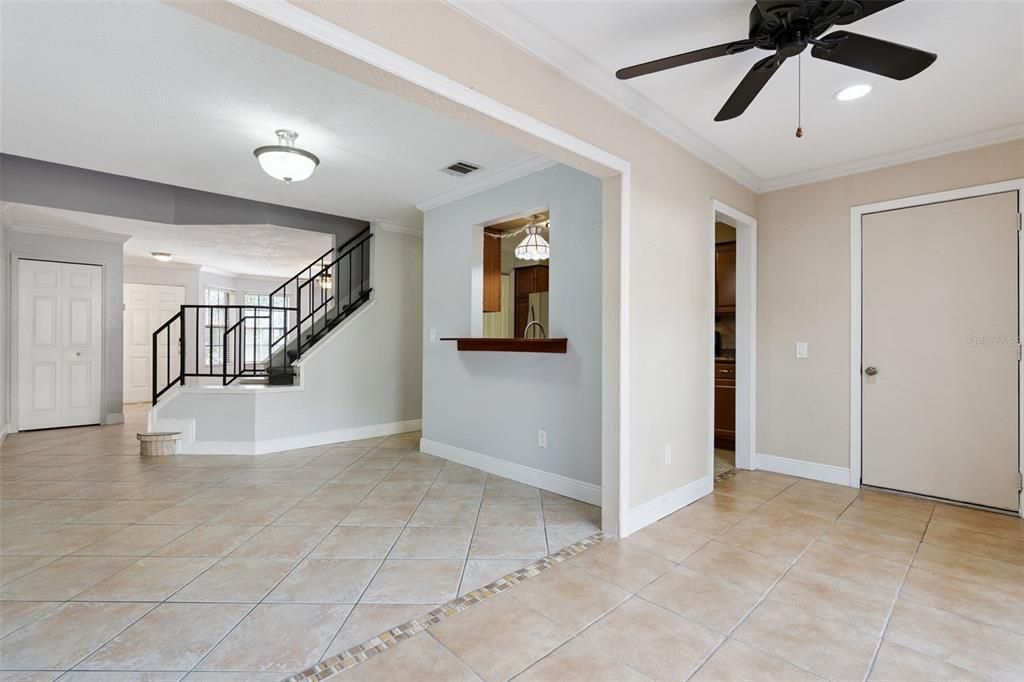 На продажу: $255,000 (2 спален, 2 ванн, 1335 Квадратных фут)