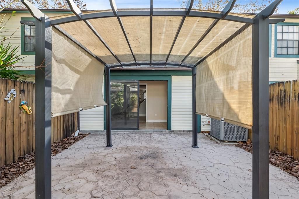 На продажу: $255,000 (2 спален, 2 ванн, 1335 Квадратных фут)