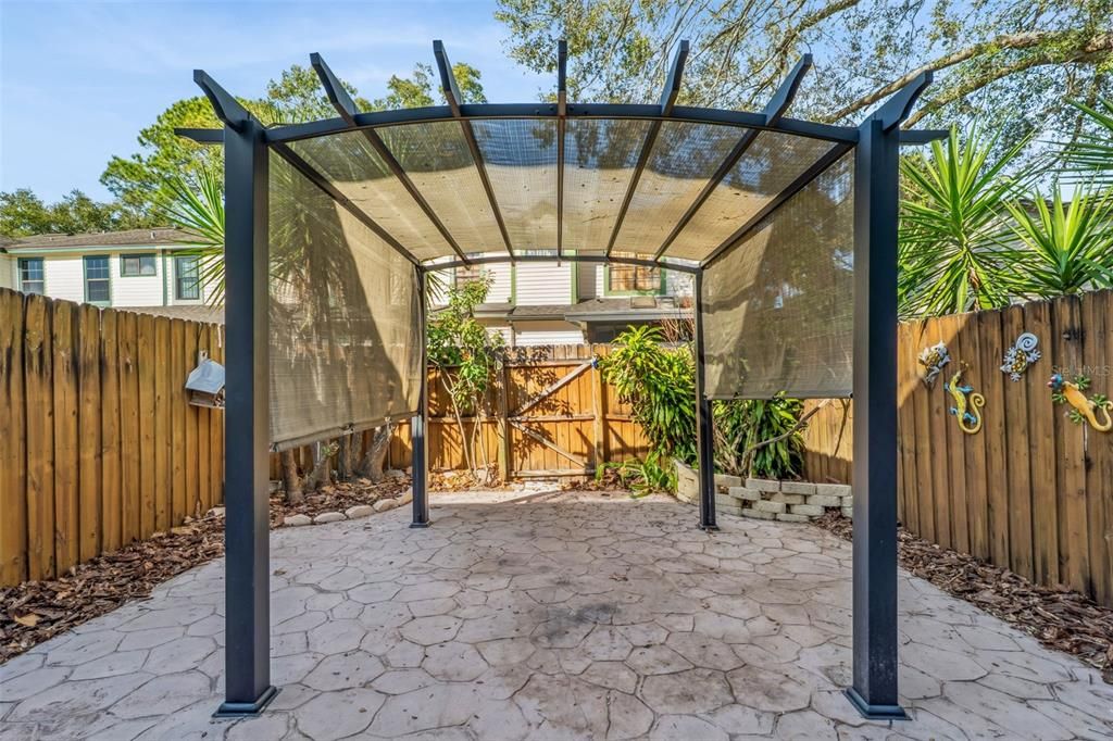 На продажу: $255,000 (2 спален, 2 ванн, 1335 Квадратных фут)