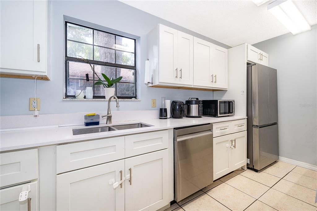 For Sale: $284,900 (3 beds, 2 baths, 1159 Square Feet)