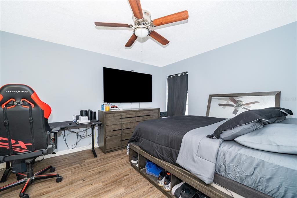 For Sale: $284,900 (3 beds, 2 baths, 1159 Square Feet)