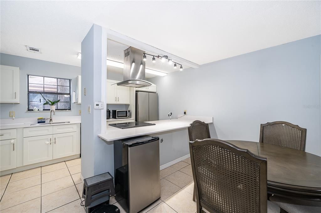 For Sale: $284,900 (3 beds, 2 baths, 1159 Square Feet)