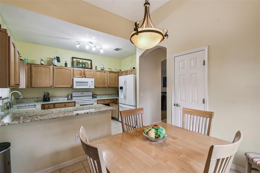 For Sale: $325,000 (3 beds, 2 baths, 1786 Square Feet)