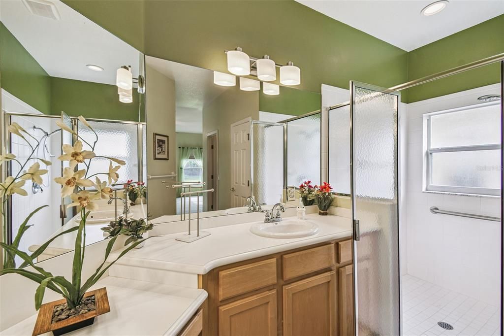 For Sale: $325,000 (3 beds, 2 baths, 1786 Square Feet)