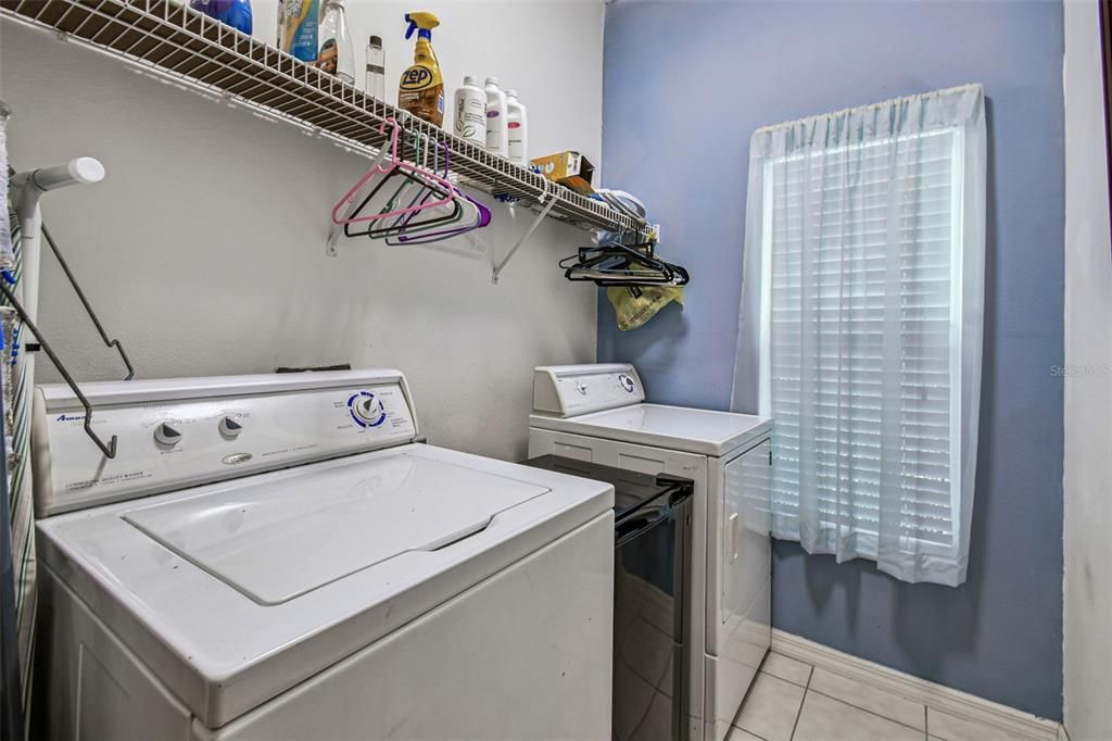 For Sale: $325,000 (3 beds, 2 baths, 1786 Square Feet)