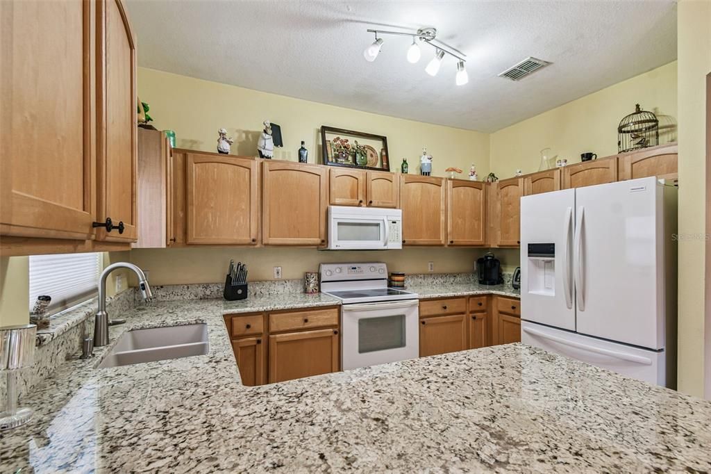 For Sale: $325,000 (3 beds, 2 baths, 1786 Square Feet)