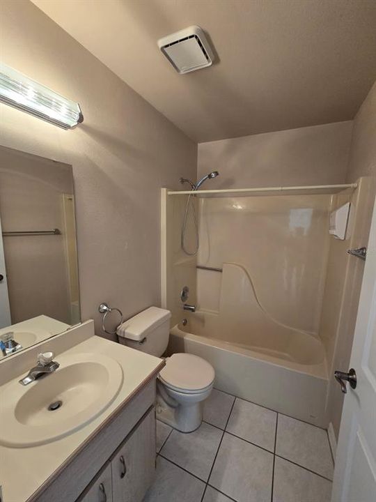 В аренду: $1,700 (3 спален, 2 ванн, 1235 Квадратных фут)