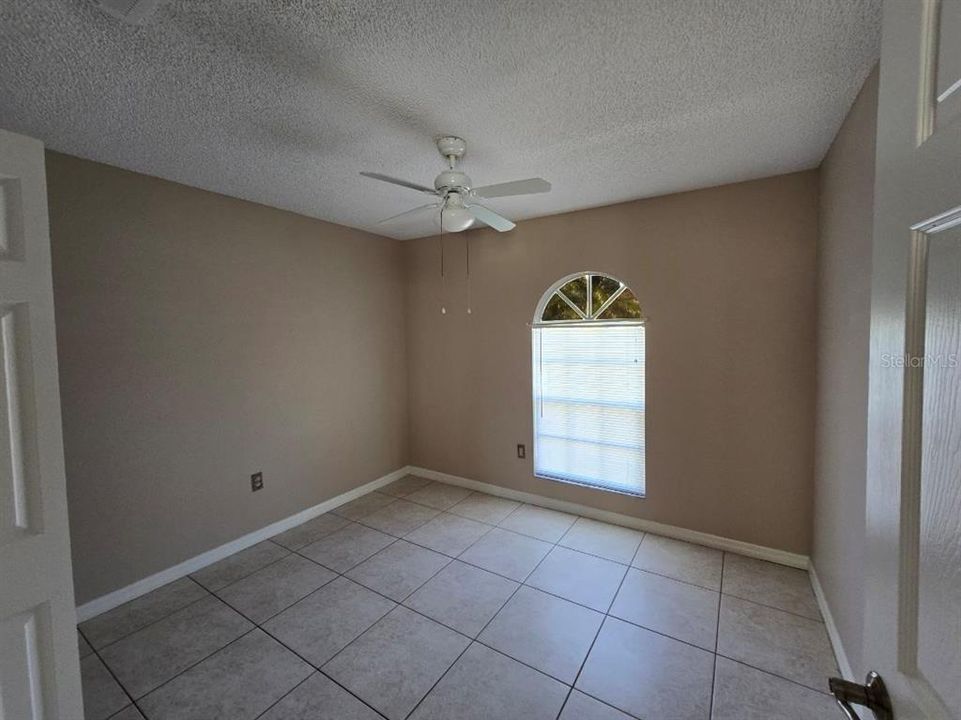 В аренду: $1,700 (3 спален, 2 ванн, 1235 Квадратных фут)