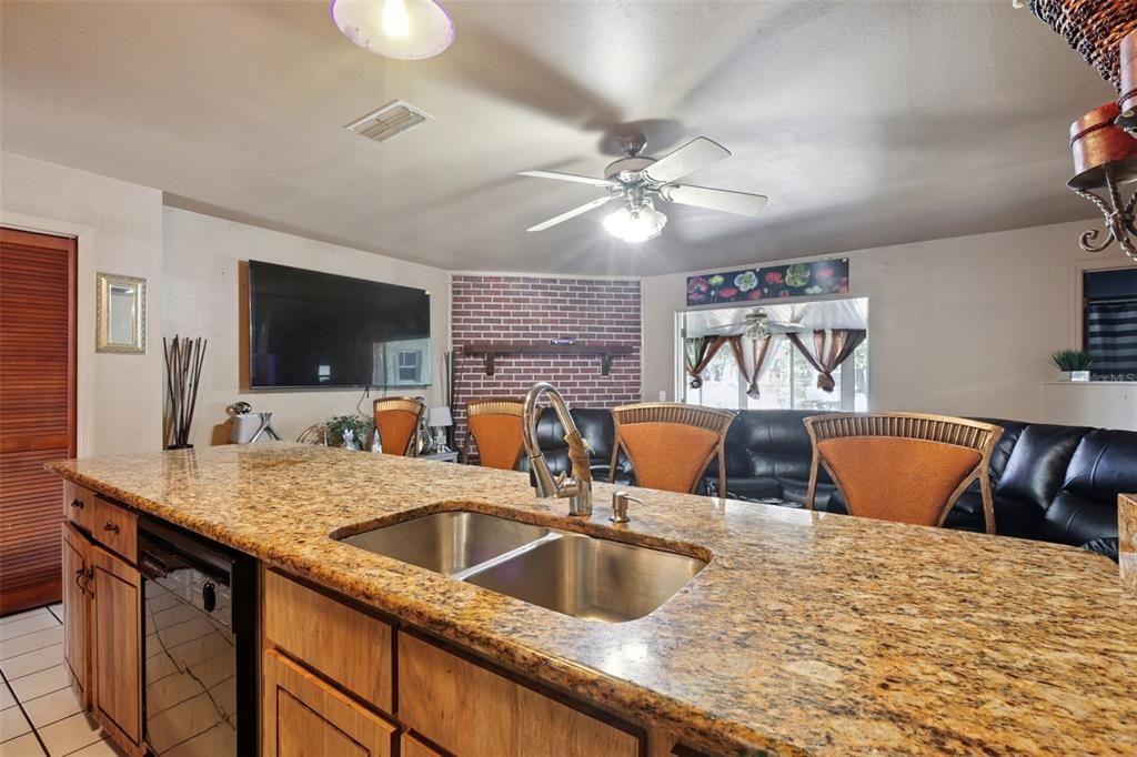 待售: $290,000 (3 贝兹, 2 浴室, 1547 平方英尺)