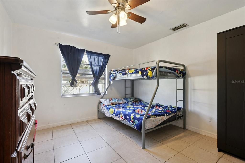 待售: $290,000 (3 贝兹, 2 浴室, 1547 平方英尺)