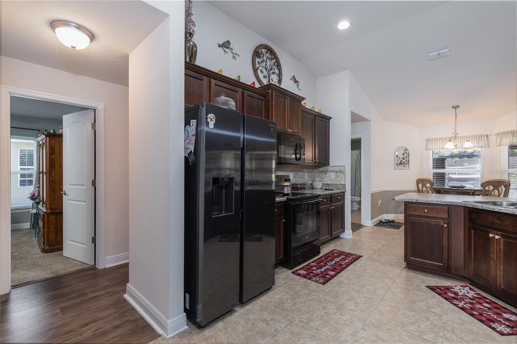 En Venta: $389,000 (4 camas, 2 baños, 2330 Pies cuadrados)