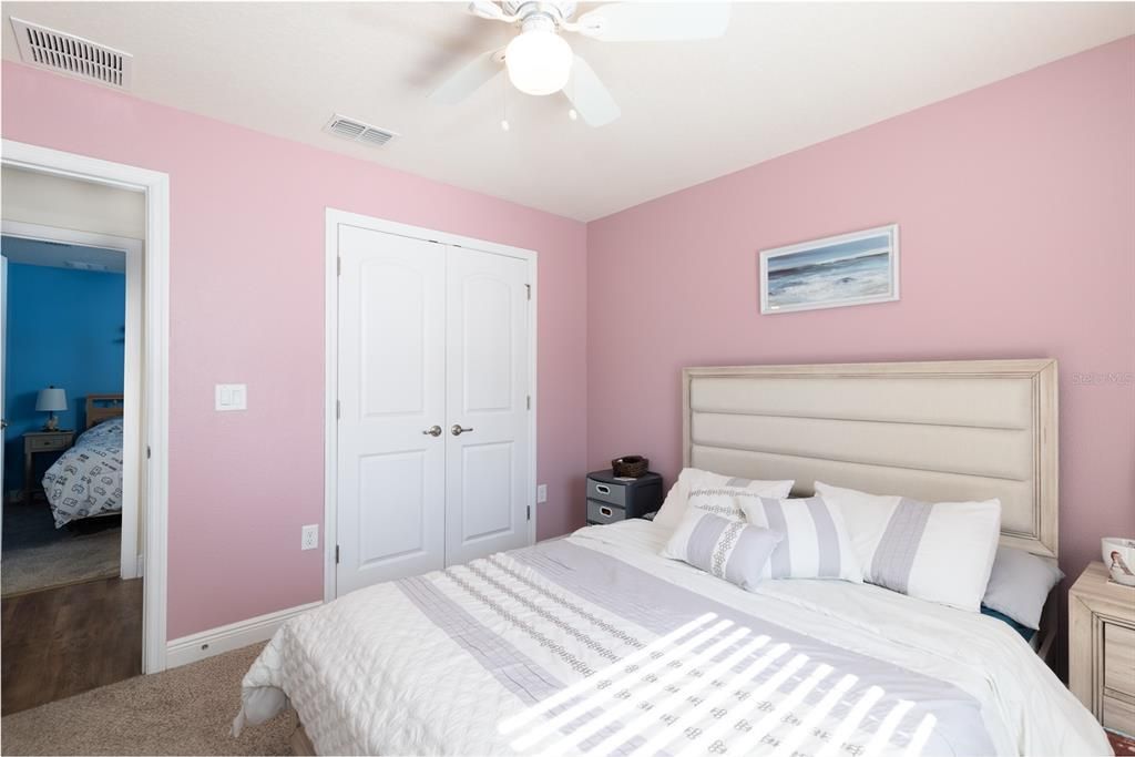 En Venta: $389,000 (4 camas, 2 baños, 2330 Pies cuadrados)