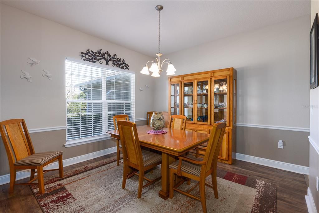 En Venta: $389,000 (4 camas, 2 baños, 2330 Pies cuadrados)