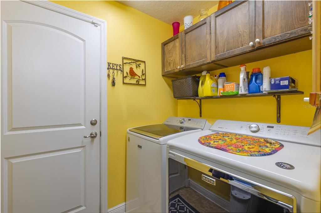 En Venta: $389,000 (4 camas, 2 baños, 2330 Pies cuadrados)