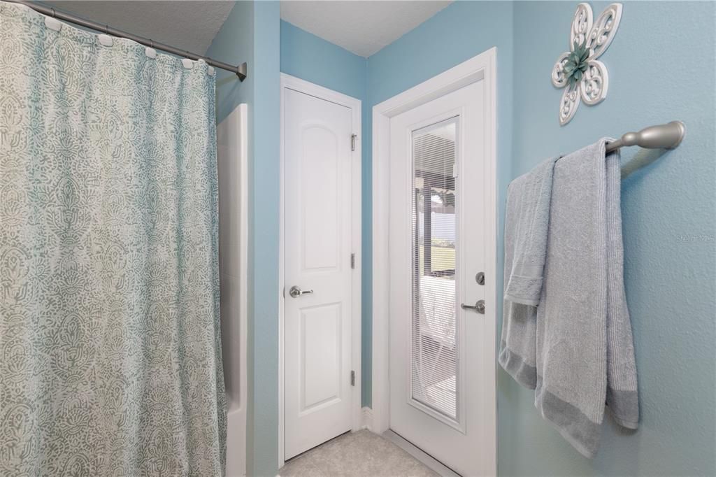 En Venta: $389,000 (4 camas, 2 baños, 2330 Pies cuadrados)