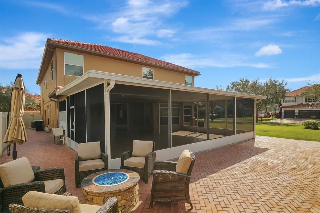 En Venta: $799,900 (5 camas, 3 baños, 3535 Pies cuadrados)