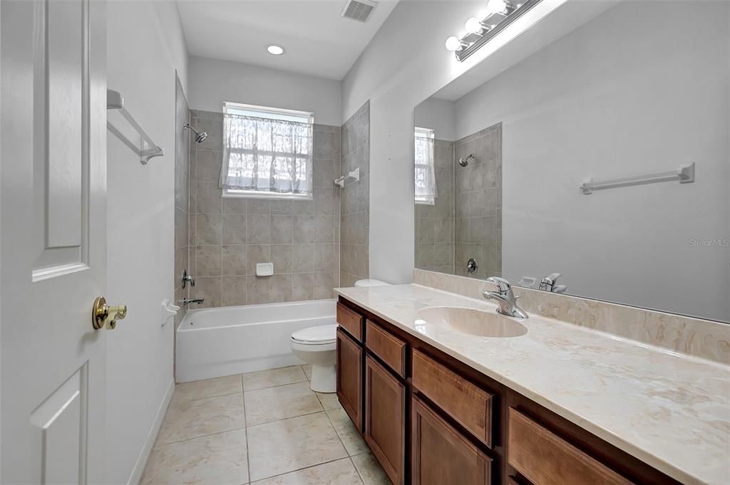 En Venta: $799,900 (5 camas, 3 baños, 3535 Pies cuadrados)