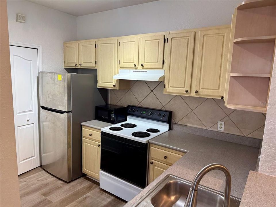 For Rent: $1,695 (2 beds, 2 baths, 1048 Square Feet)