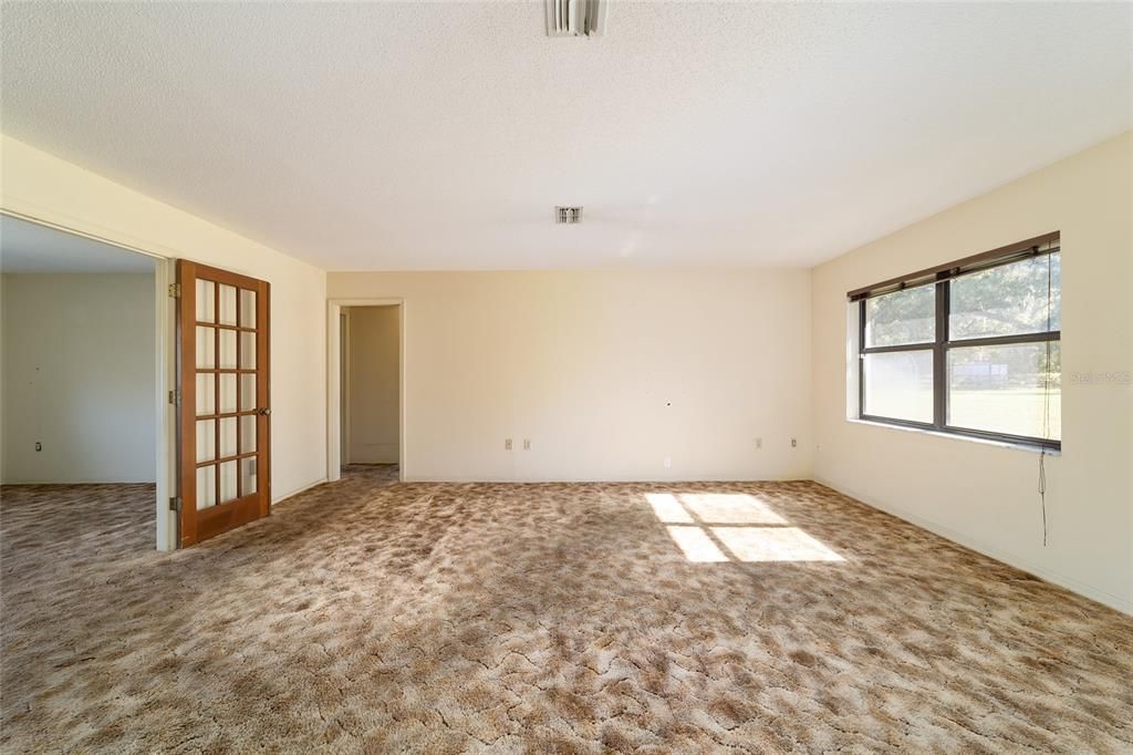 En Venta: $375,000 (3 camas, 2 baños, 2078 Pies cuadrados)