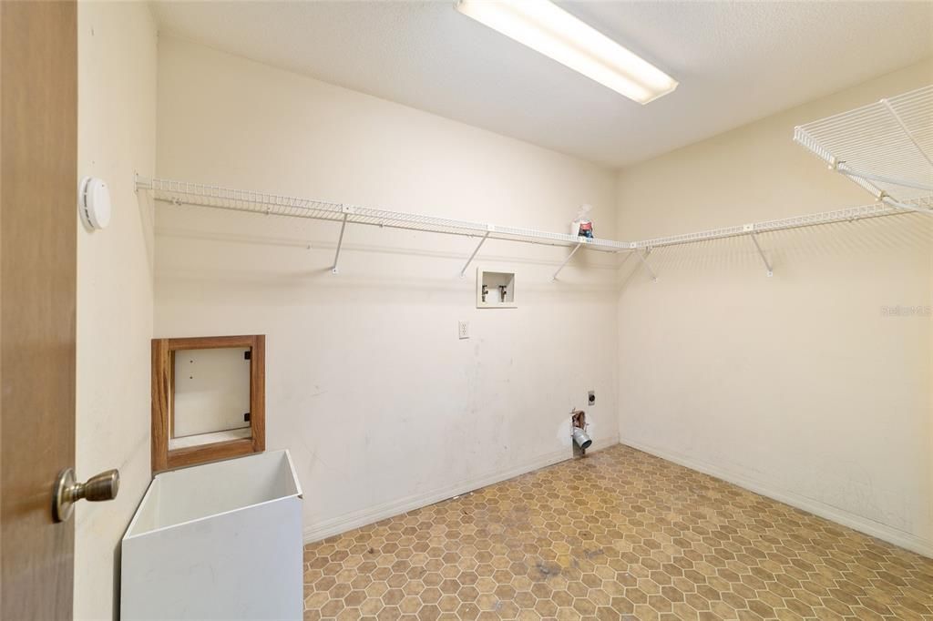 En Venta: $375,000 (3 camas, 2 baños, 2078 Pies cuadrados)