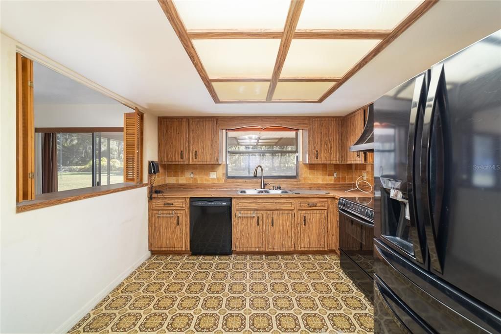 En Venta: $375,000 (3 camas, 2 baños, 2078 Pies cuadrados)