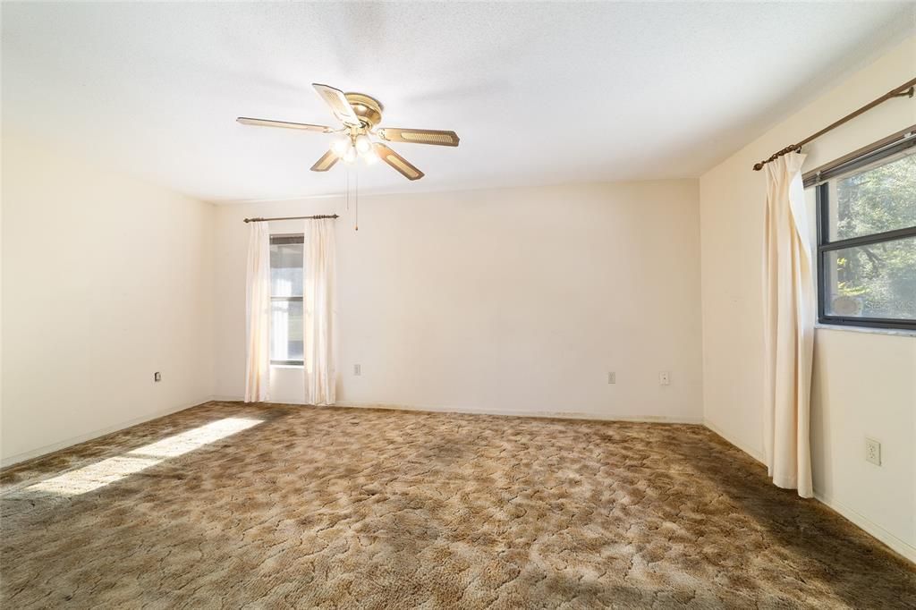 En Venta: $375,000 (3 camas, 2 baños, 2078 Pies cuadrados)