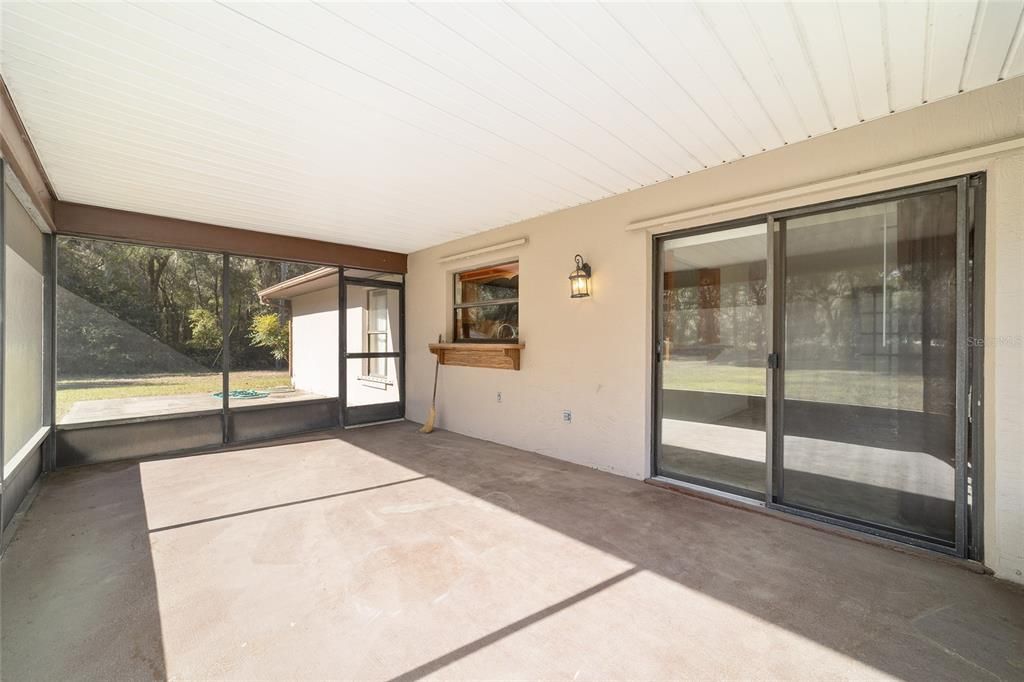 En Venta: $375,000 (3 camas, 2 baños, 2078 Pies cuadrados)