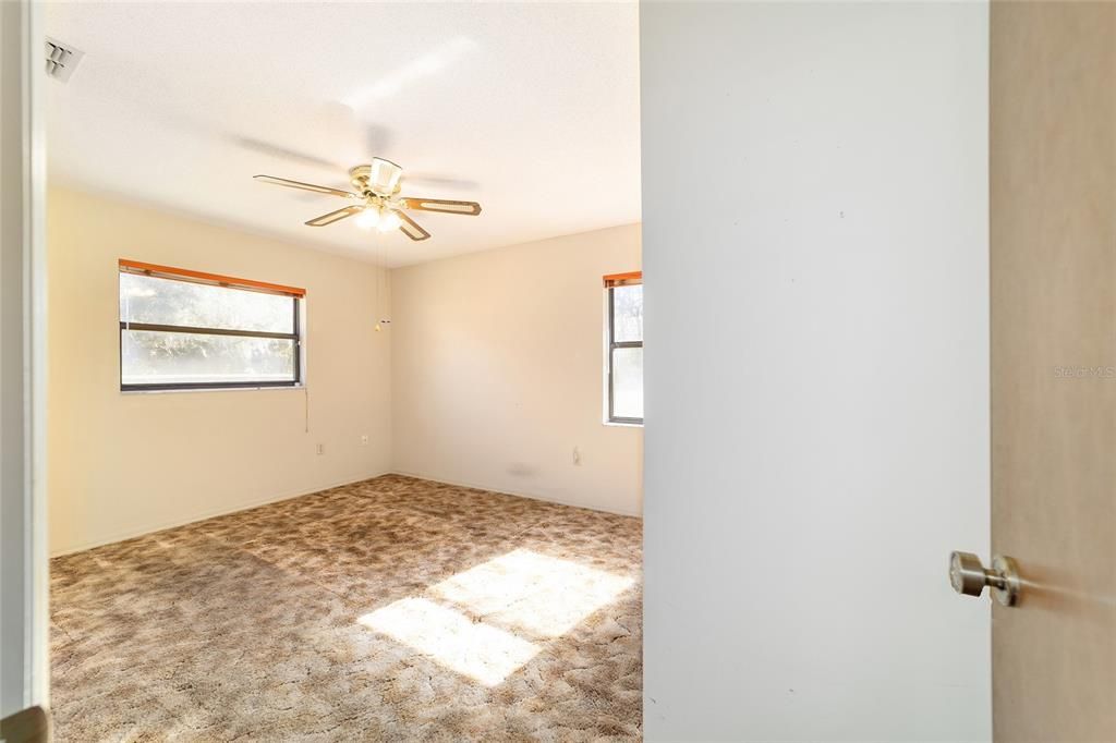 En Venta: $375,000 (3 camas, 2 baños, 2078 Pies cuadrados)