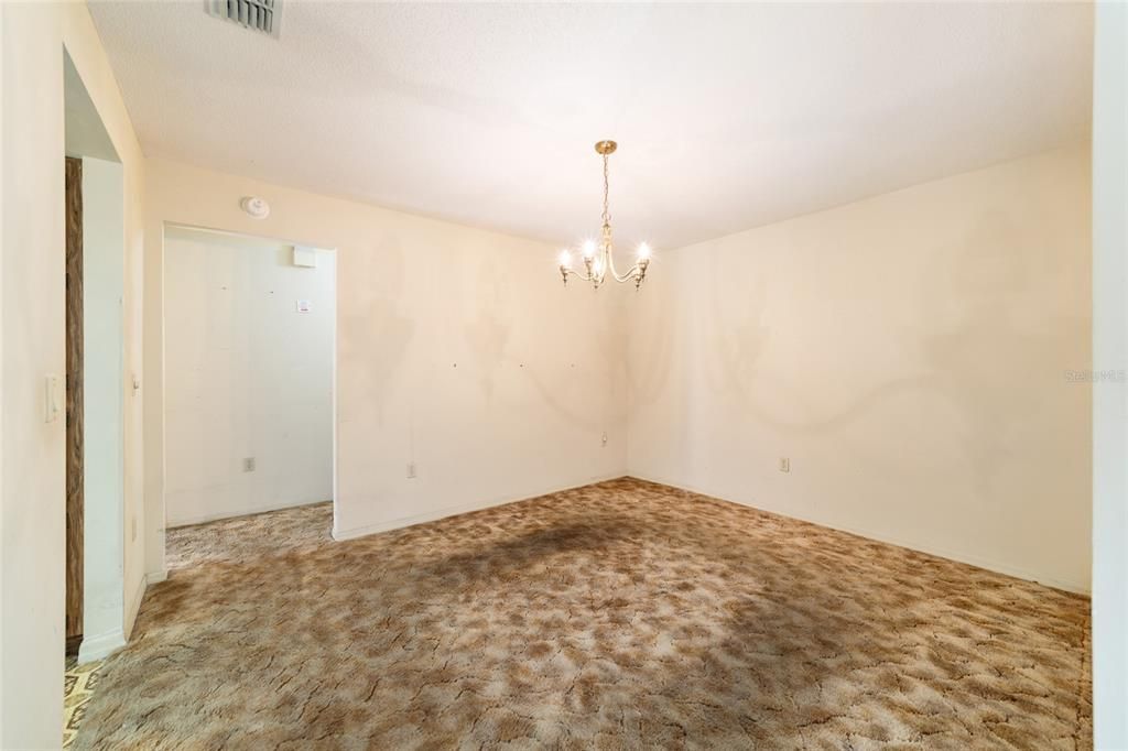 En Venta: $375,000 (3 camas, 2 baños, 2078 Pies cuadrados)