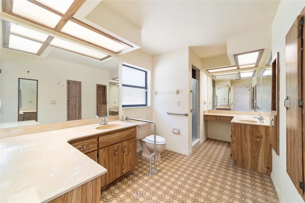 En Venta: $375,000 (3 camas, 2 baños, 2078 Pies cuadrados)