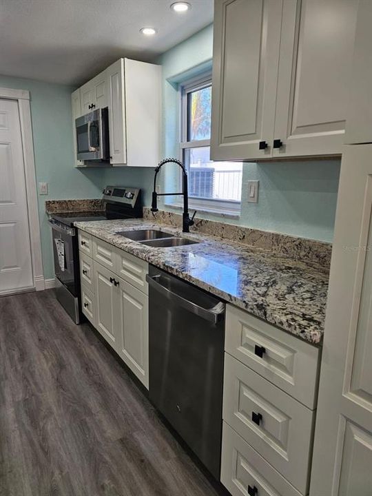 For Rent: $3,000 (2 beds, 2 baths, 1675 Square Feet)