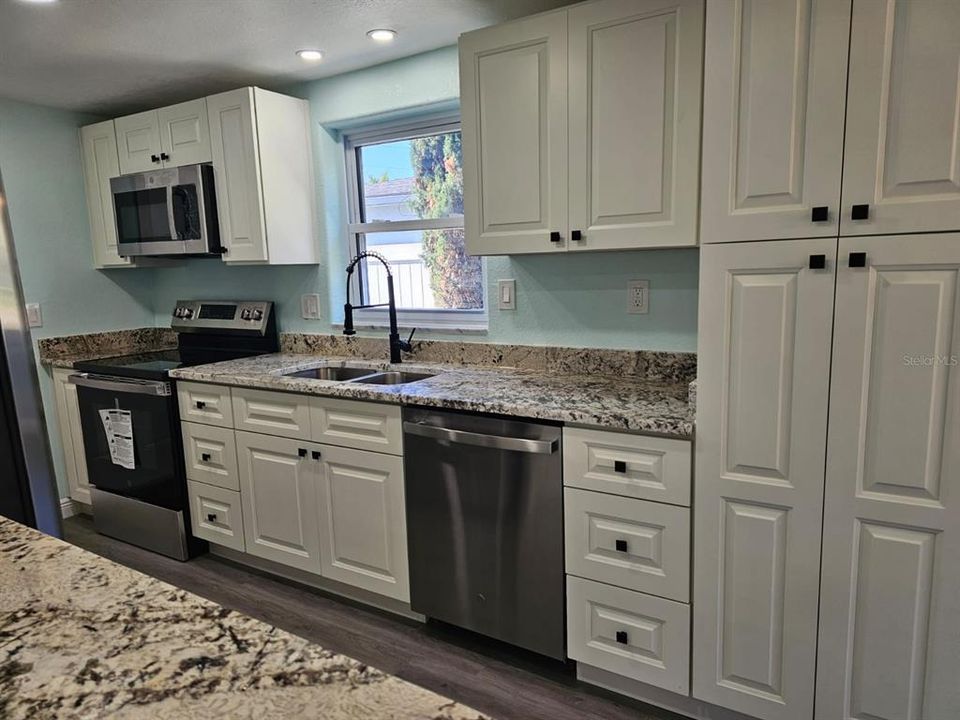 For Rent: $3,000 (2 beds, 2 baths, 1675 Square Feet)