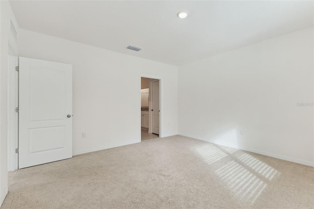 For Rent: $2,500 (3 beds, 2 baths, 1500 Square Feet)