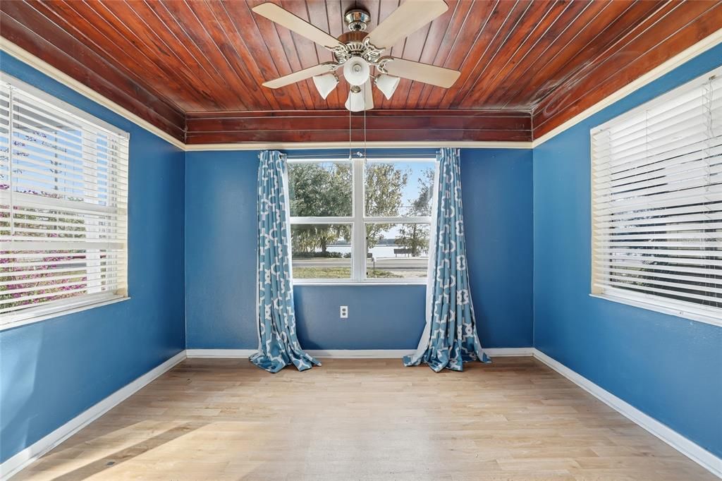 En Venta: $250,000 (2 camas, 1 baños, 1108 Pies cuadrados)