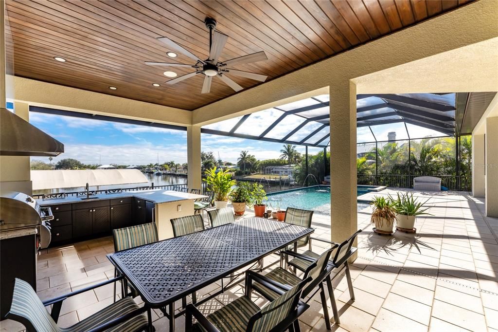 На продажу: $2,500,000 (4 спален, 4 ванн, 4208 Квадратных фут)