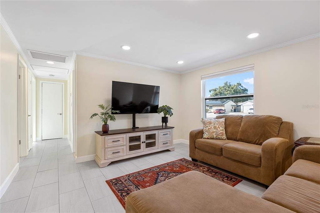 For Sale: $449,500 (4 beds, 2 baths, 1466 Square Feet)