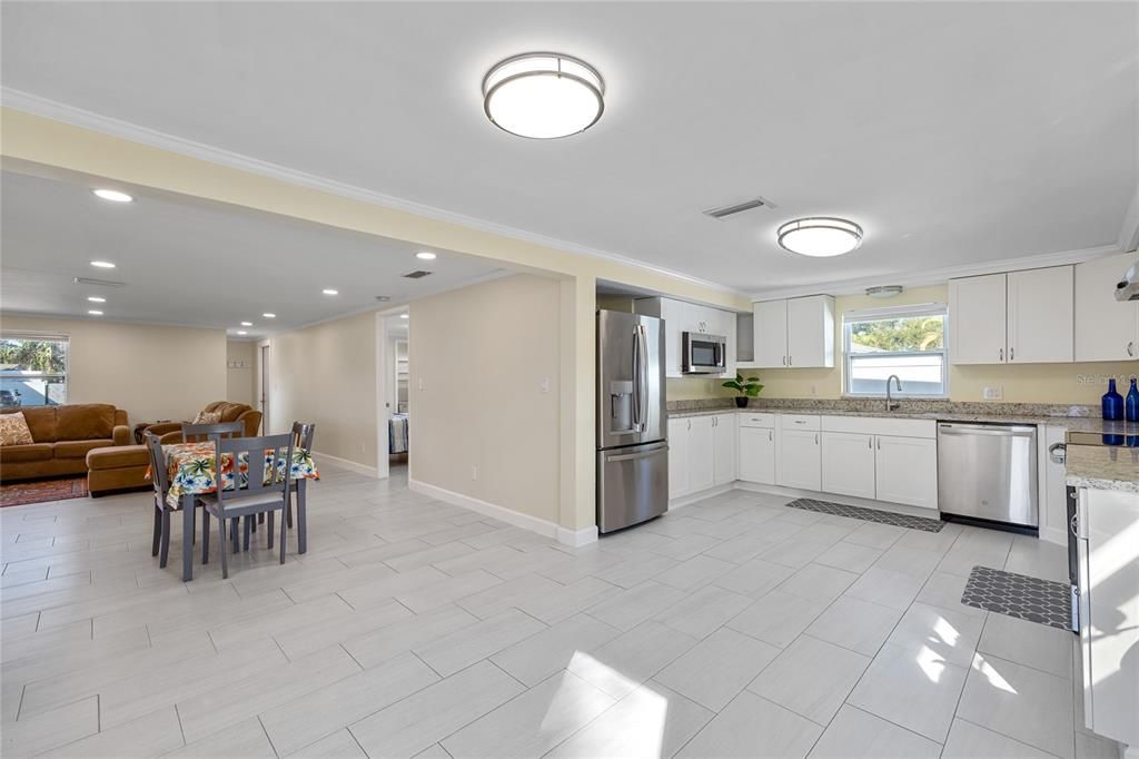 For Sale: $449,500 (4 beds, 2 baths, 1466 Square Feet)