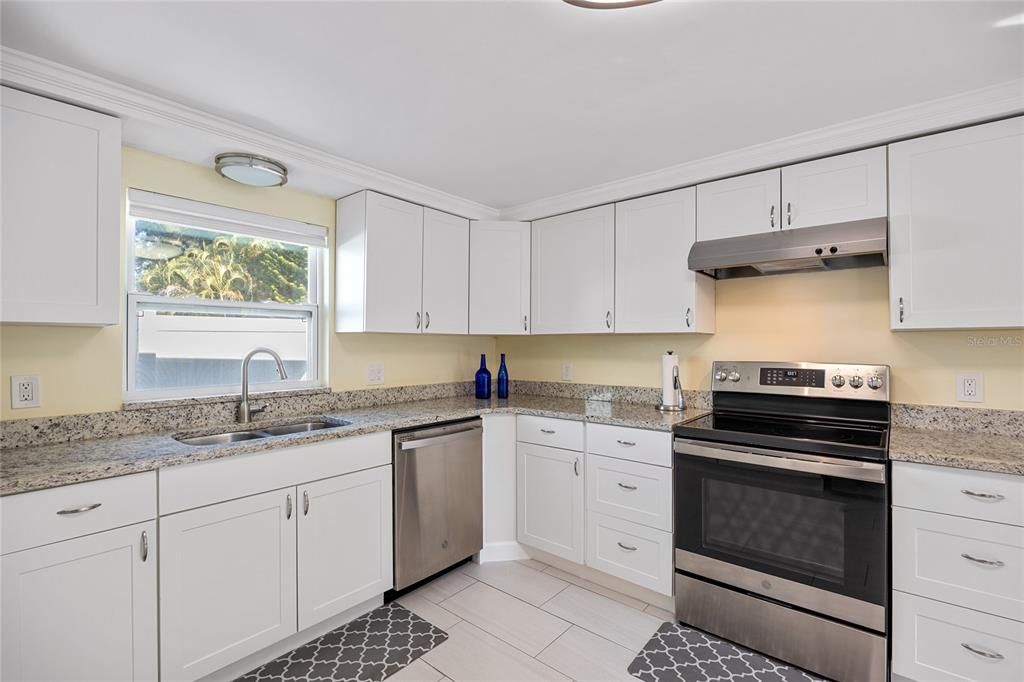 For Sale: $449,500 (4 beds, 2 baths, 1466 Square Feet)