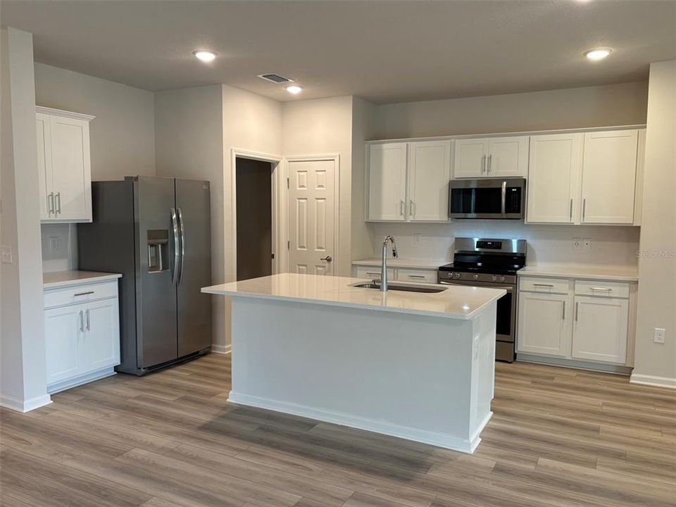 En Venta: $354,990 (3 camas, 2 baños, 1816 Pies cuadrados)