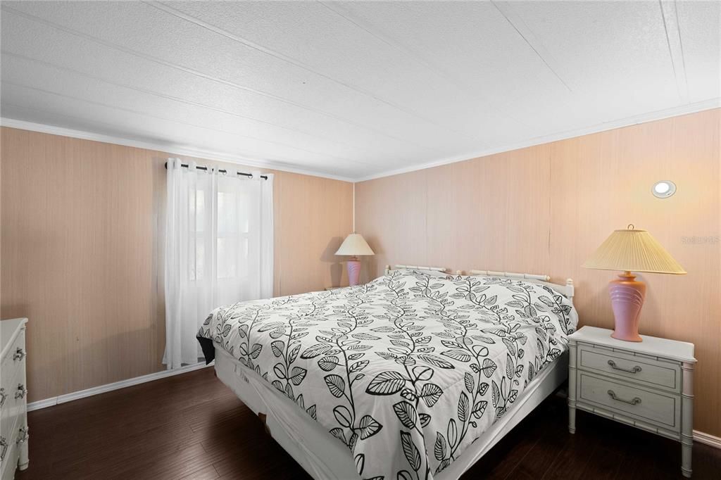 For Sale: $149,900 (2 beds, 1 baths, 768 Square Feet)